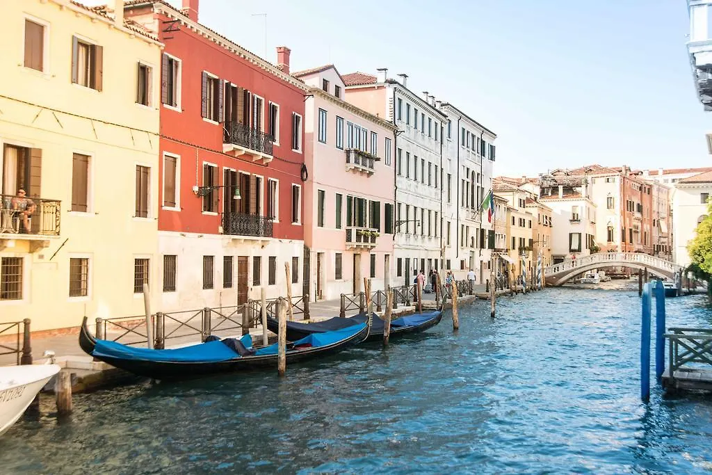 San Lorenzo Canal View With Balcony Hotel Venice